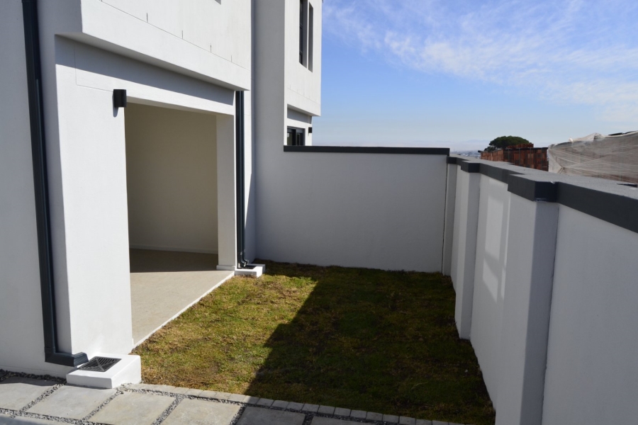 3 Bedroom Property for Sale in Mzuri Estate Western Cape